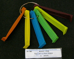 plastic fin comb