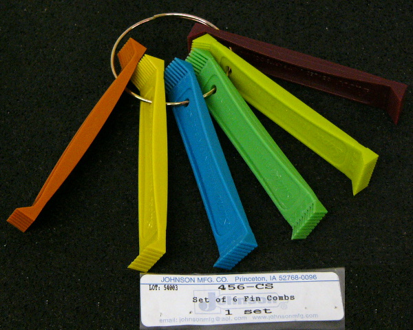 plastic fin combs